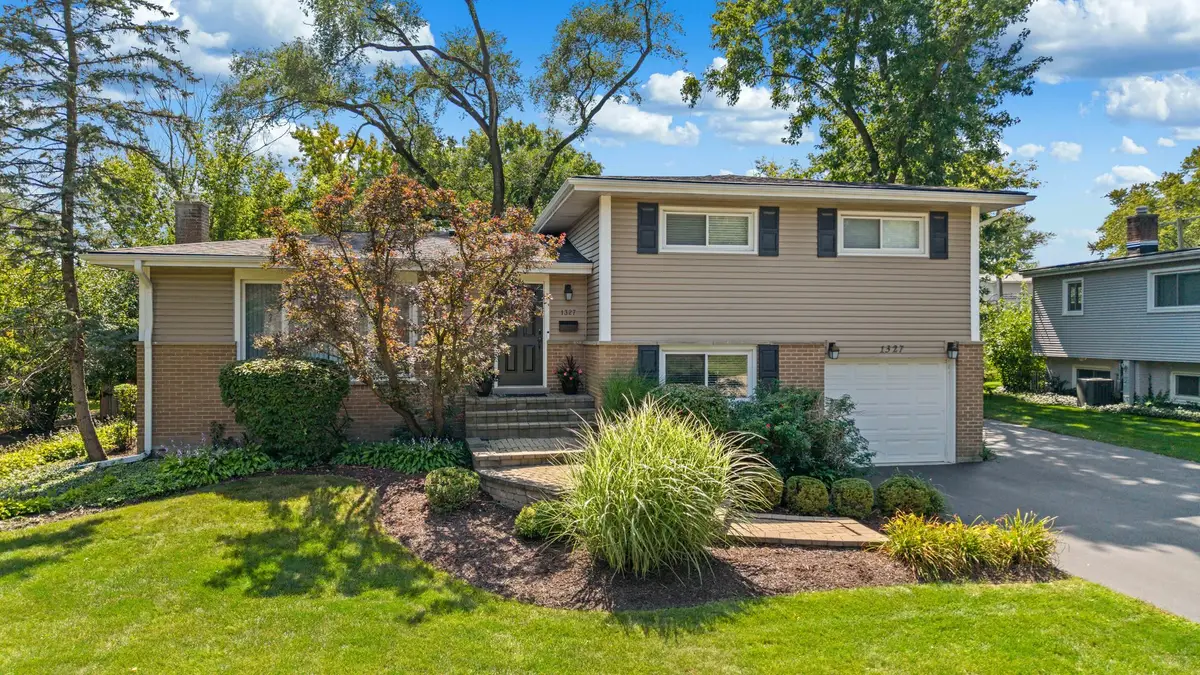 1327 Central Avenue, Deerfield, IL 60015 - #1