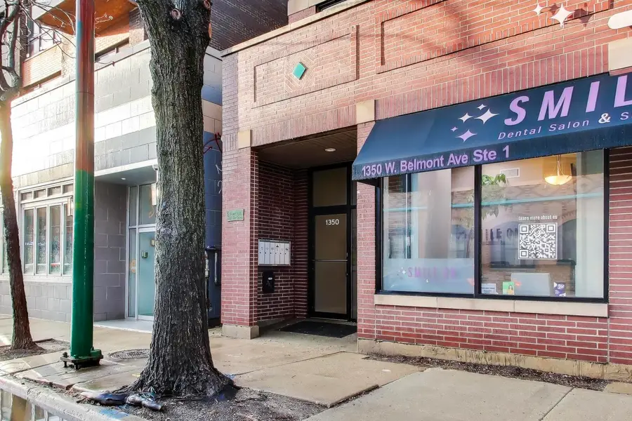 1350 W Belmont Avenue, Chicago, IL 60657 - #2