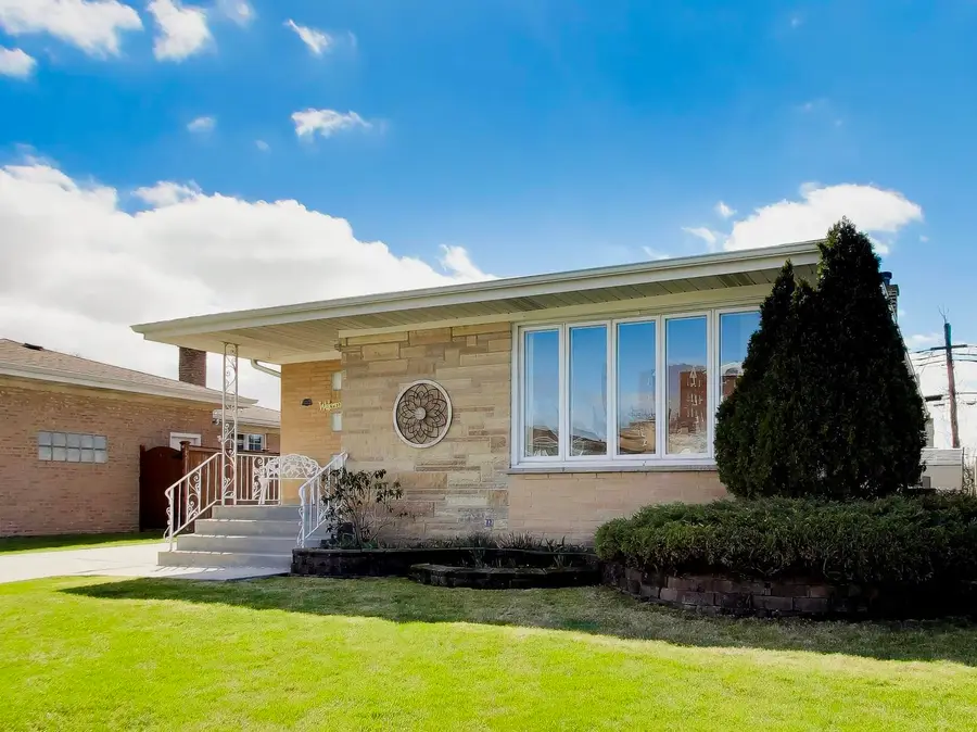 8547 W Saint Joseph Avenue, Chicago, IL 60656 - #2