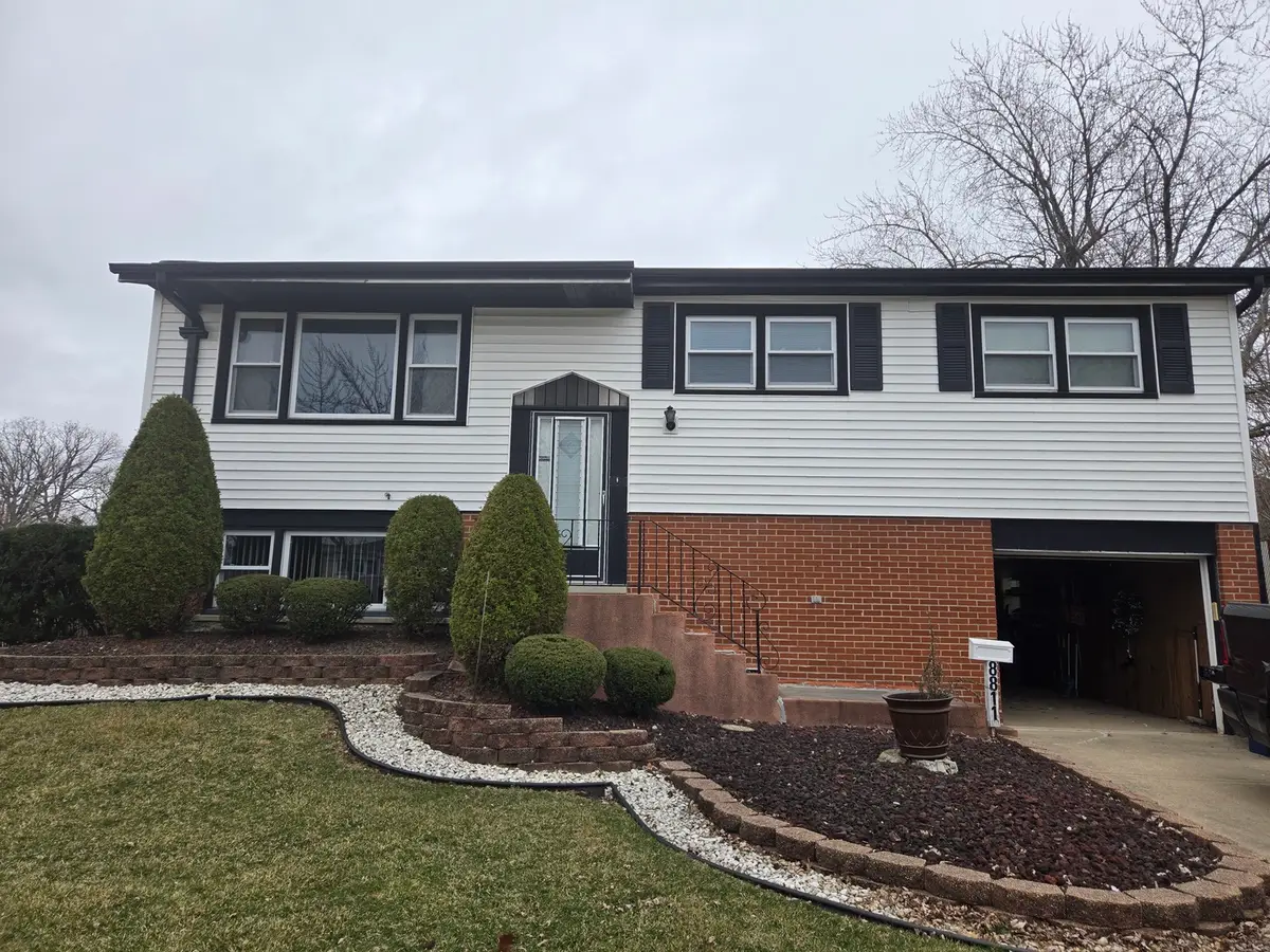 8811 W 92nd Street, Hickory Hills, IL 60457 - #1