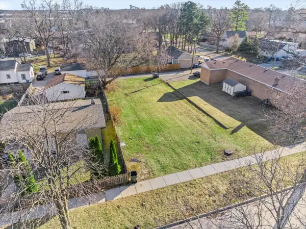 1413 20th Street, North Chicago, IL 60064