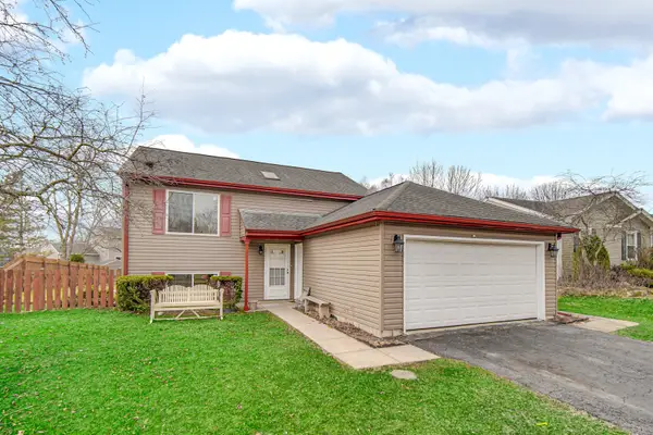 911 Wembley Drive, Island Lake, IL 60042