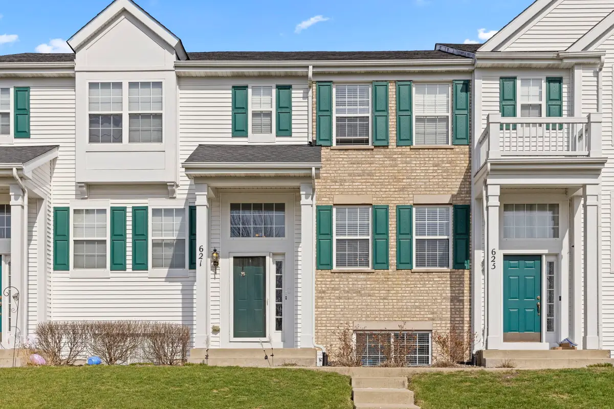 621 Lincoln Station Drive, Oswego, IL 60543 - #1