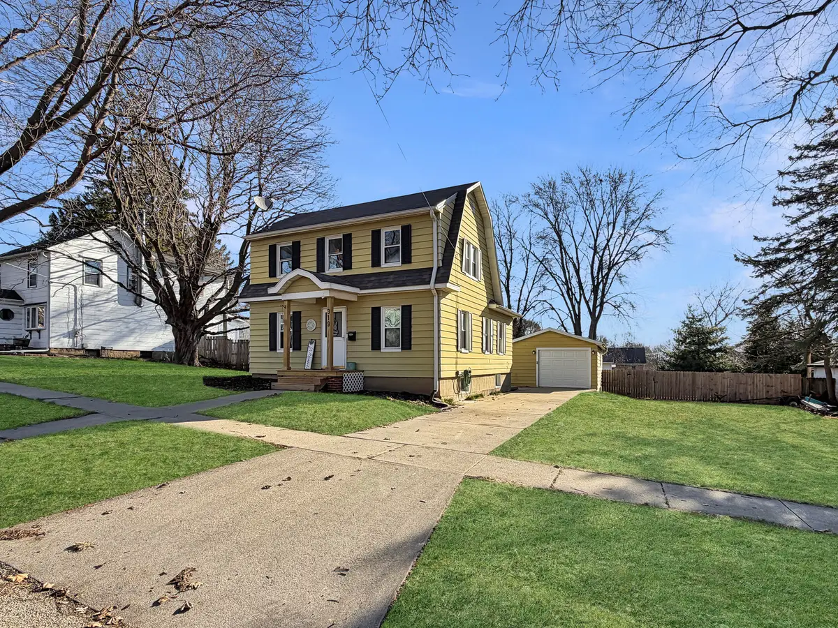 319 N Foley Avenue, Freeport, IL 61032 - #1