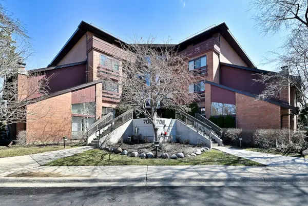 706 Waukegan Road #C203, Glenview, IL 60025