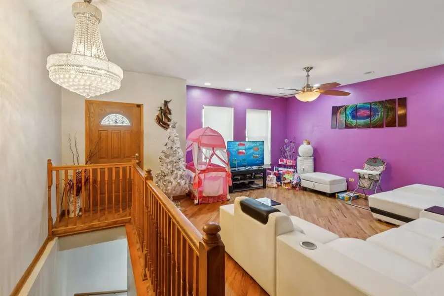 5016 S Prairie Avenue #1, Chicago, IL 60615 - #2