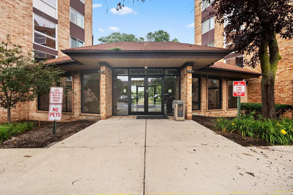 502 W Huntington Commons Road #443, Mount Prospect, IL 60056 - #1