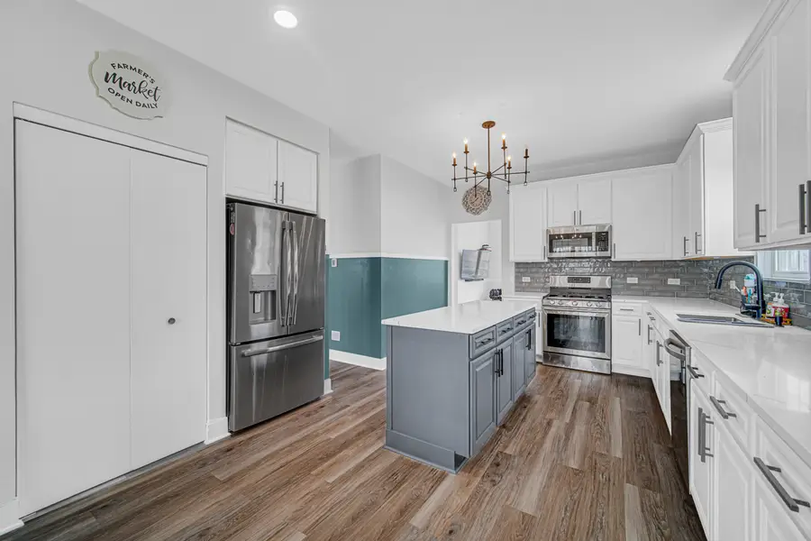 441 N Crooked Lake Lane, Lindenhurst, IL 60046 - #3