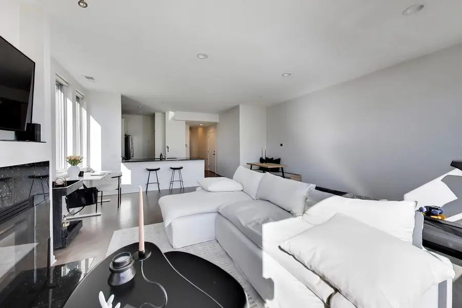 3718 N Ashland Avenue #302, Chicago, IL 60613 - #3