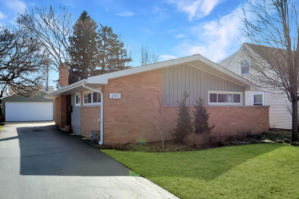 241 Lincoln Street, Glenview, IL 60025 - #1