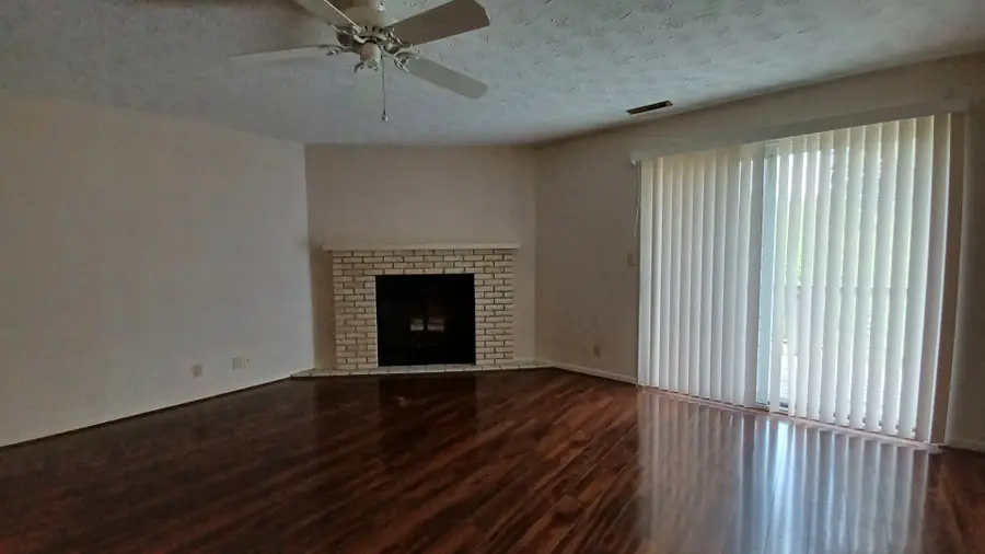 814 13th Avenue N #1-C, Clinton, IA 52732 - #2