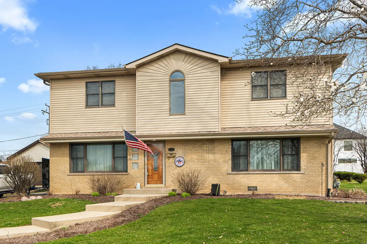 7112 W 114th Place, Worth, IL 60482 - #1