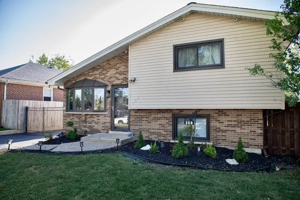 204 S Iowa Avenue, Addison, IL 60101