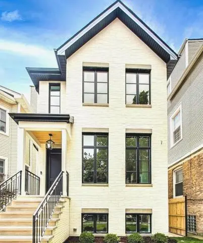 1920 W Fletcher Street, Chicago, IL 60657