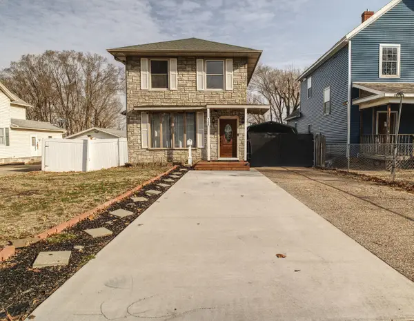 726 10th Avenue S, Clinton, IA 52732