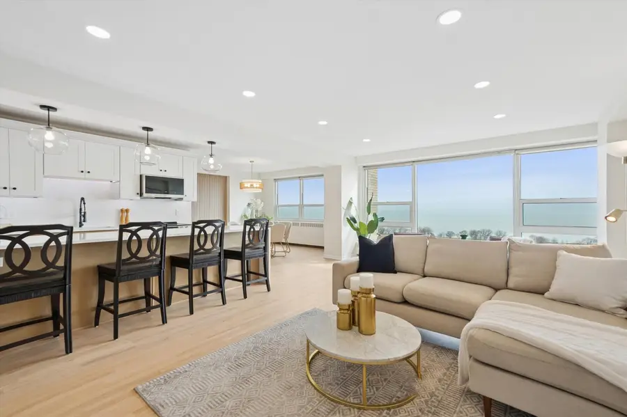 3180 N Lake Shore Drive #13C, Chicago, IL 60657 - #2