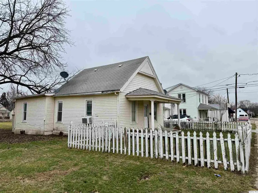 733 Buchanan, Carthage, IL 62321 - #2