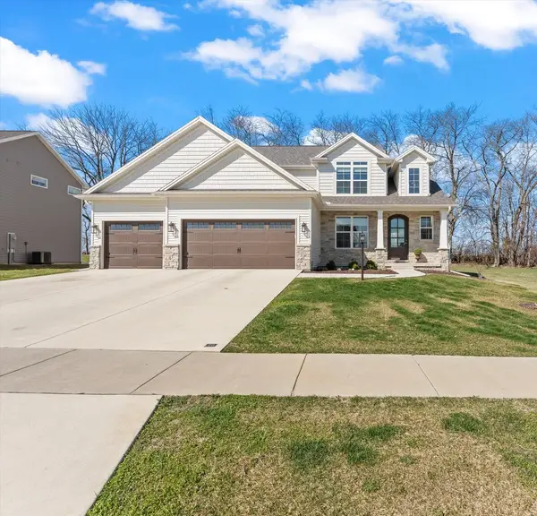 1213 Briarwood Lane, Mahomet, IL 61853