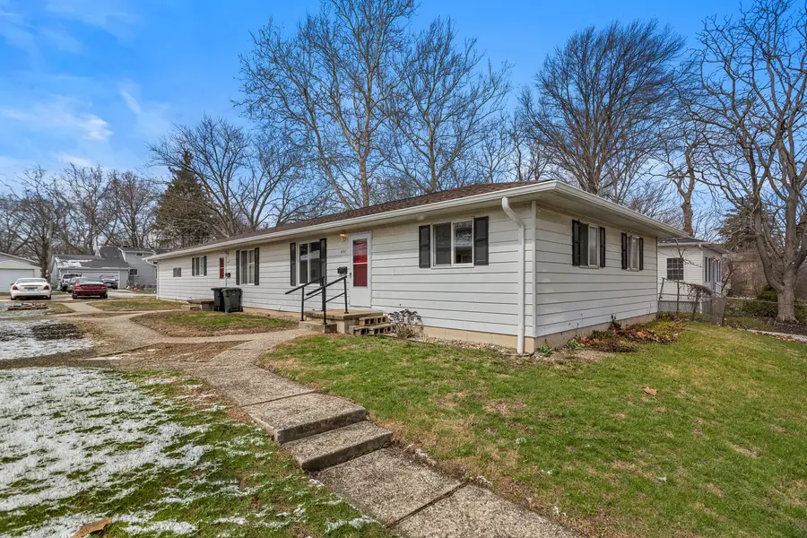 607 S Glover Avenue, Urbana, IL 61802 - #3