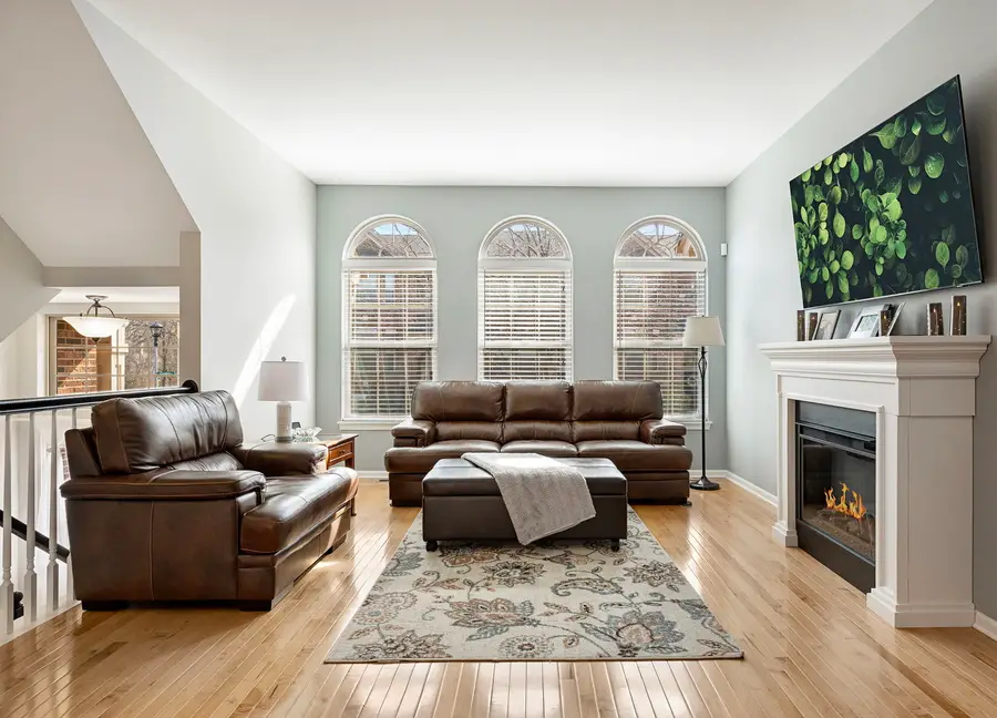 27W711 N Meadowview Drive, Winfield, IL 60190 - #2