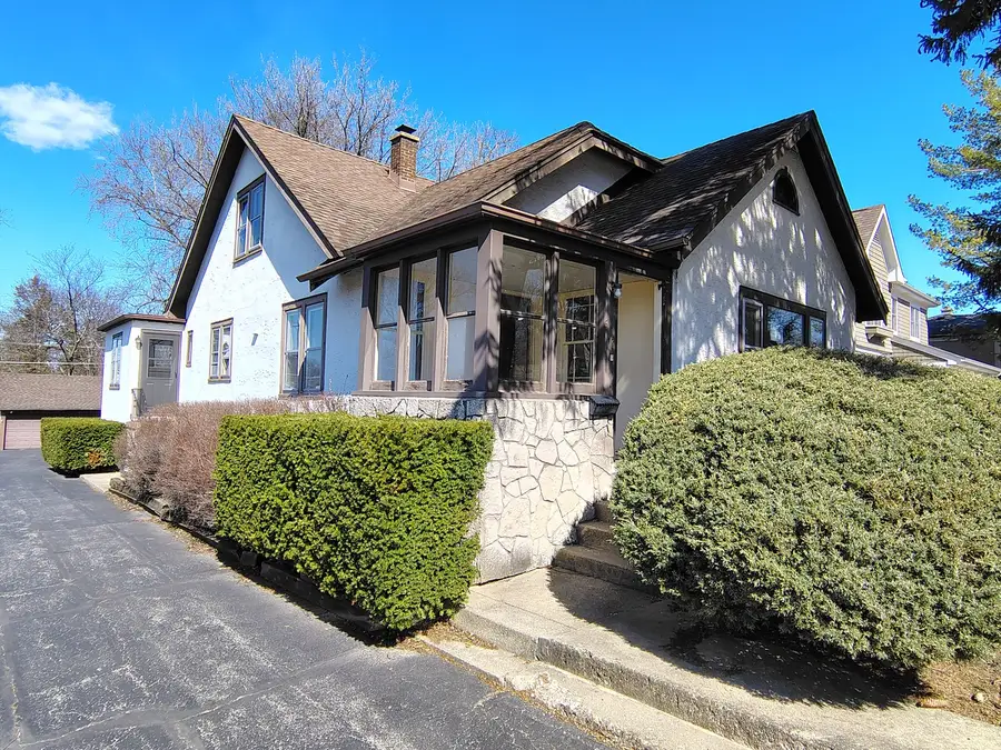 Address Withheld By Seller, Libertyville, IL 60048 - #2