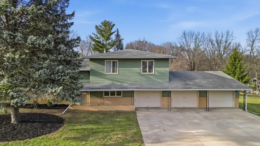 702 Highcrest Road, Dixon, IL 61021 - #2