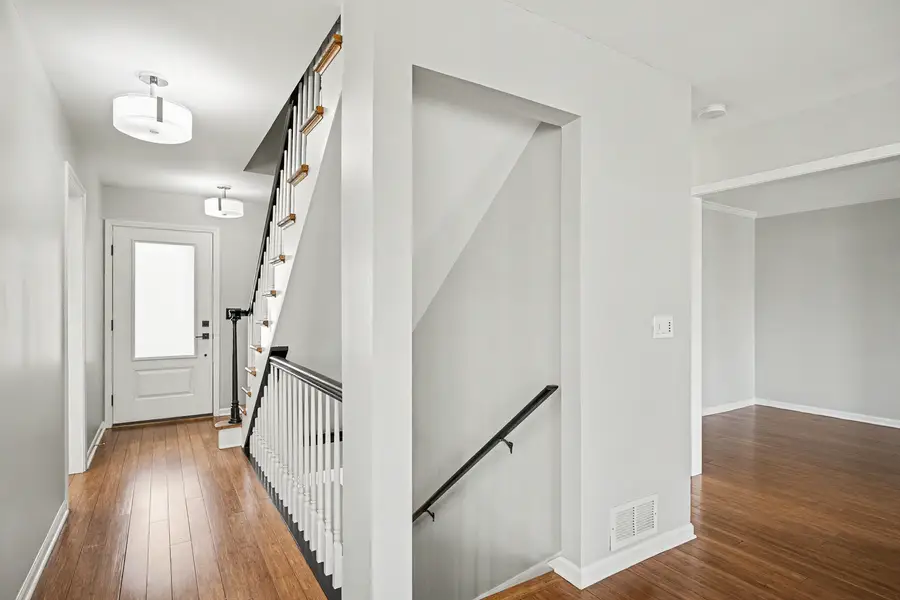 416 Lawrence Avenue, Glen Ellyn, IL 60137 - #3