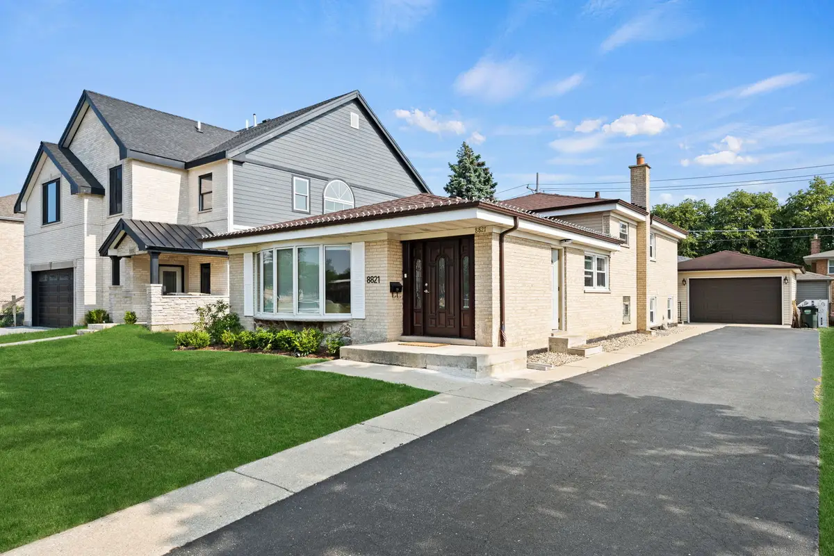 8821 Congress Park Avenue, Brookfield, IL 60513 - #1