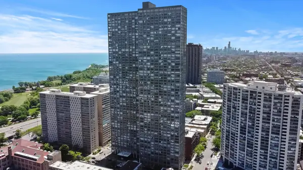 655 W Irving Park Road #1502, Chicago, IL 60613