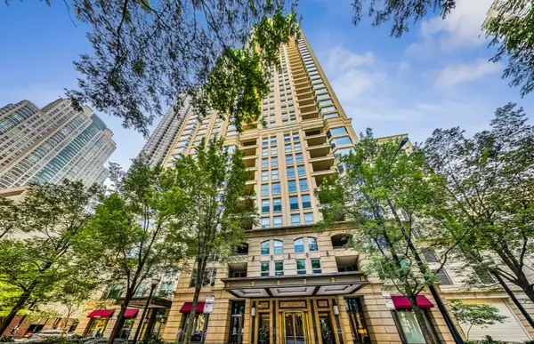 25 E Superior Street #901, Chicago, IL 60611