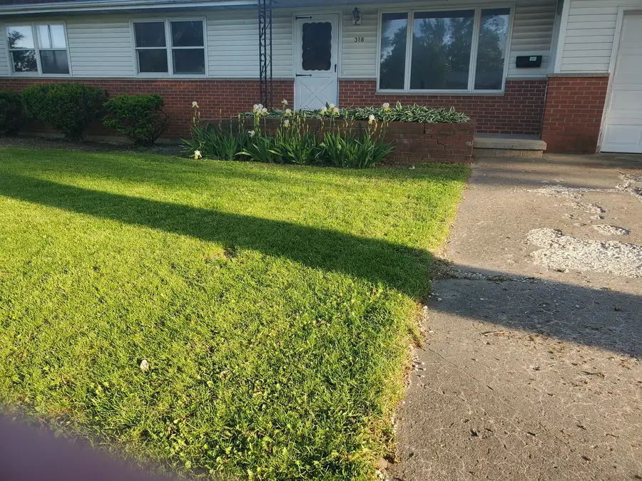 318 E Park Court, Gilman, IL 60938 - #3