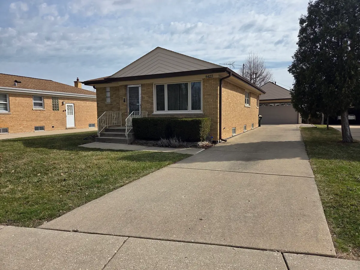 8423 N Shermer Road N, Niles, IL 60714 - #1