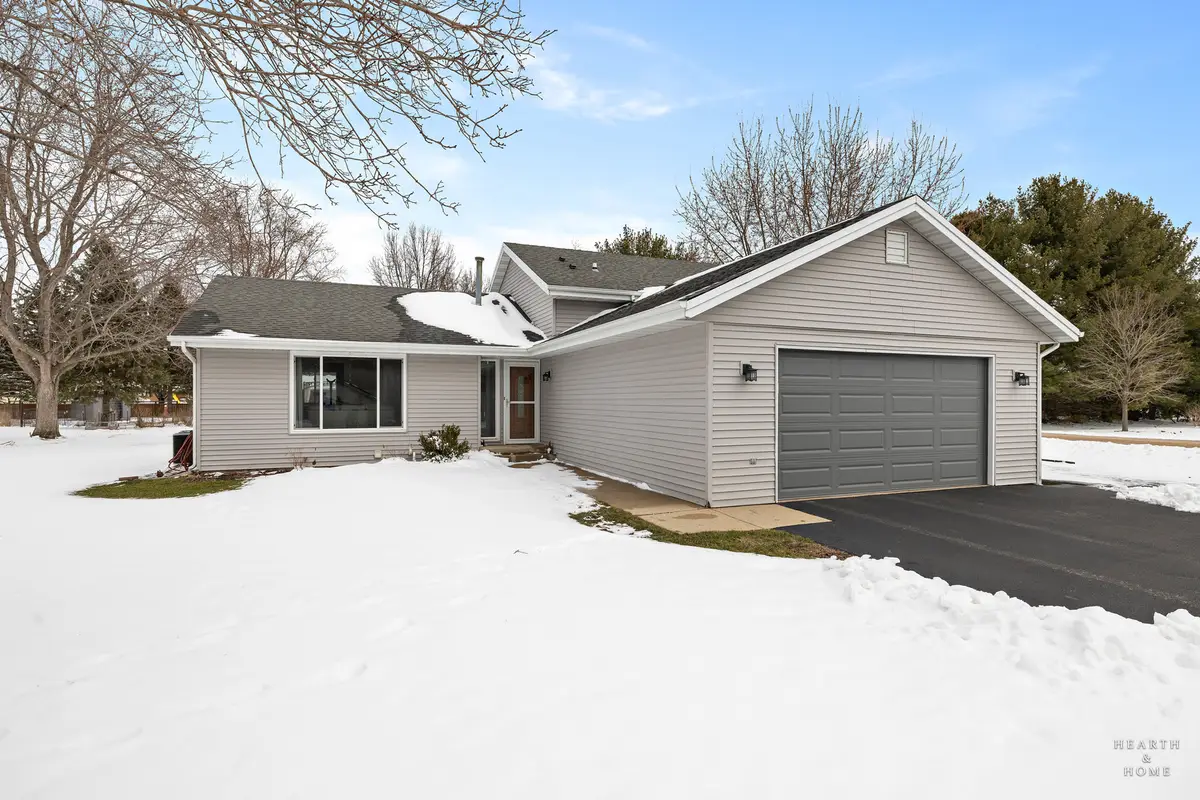 12715 Waltham Close, Roscoe, IL 61073 - #1