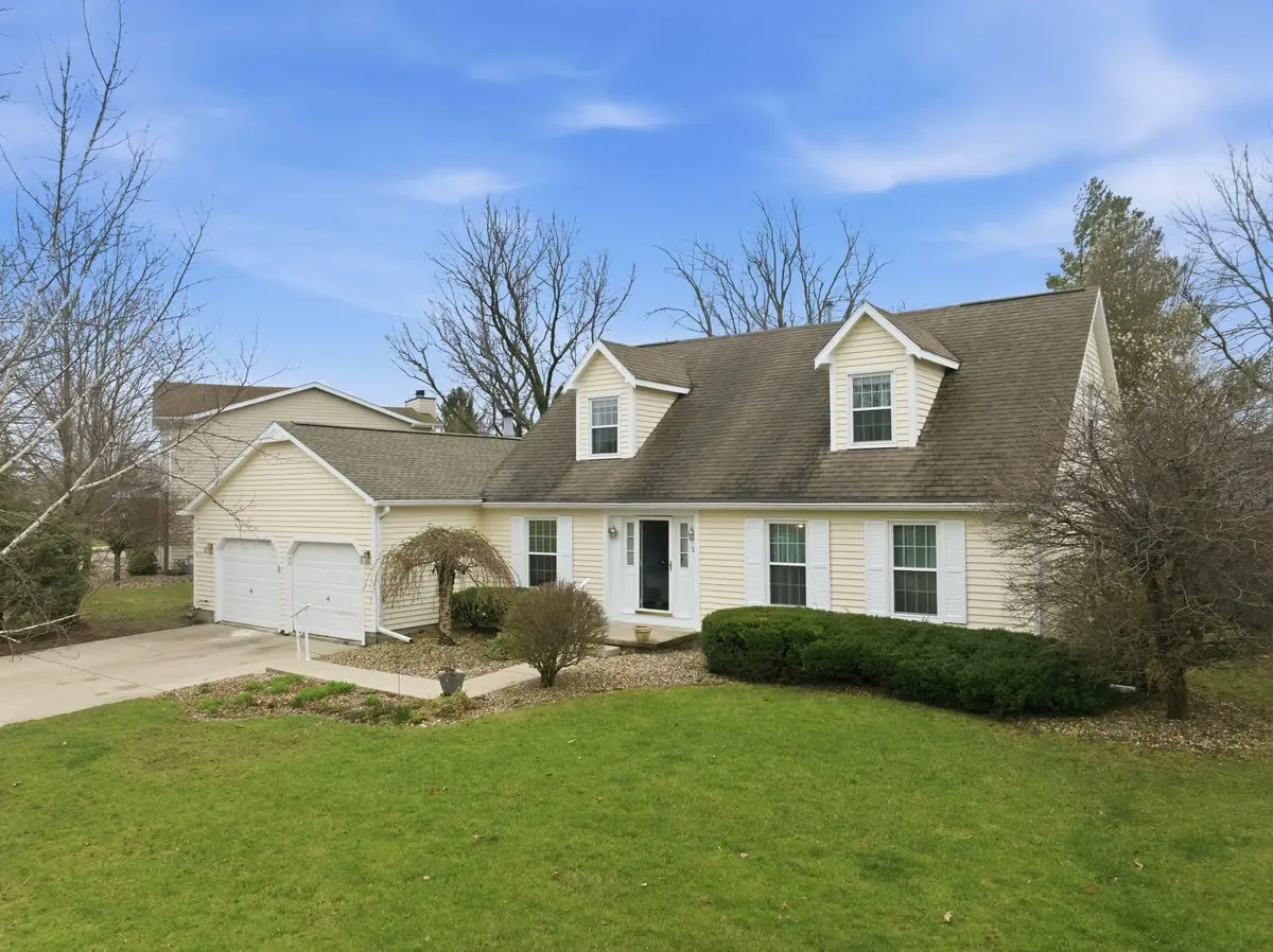 24 Bay Pointe Drive, Bloomington, IL 61704 - #1