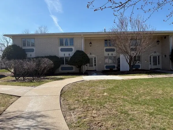 930 17th Street #14, Moline, IL 61265