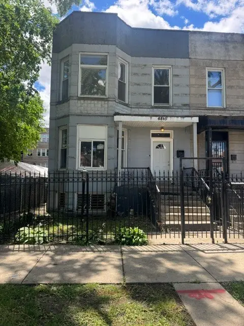 4445 W Maypole Avenue, Chicago, IL 60624