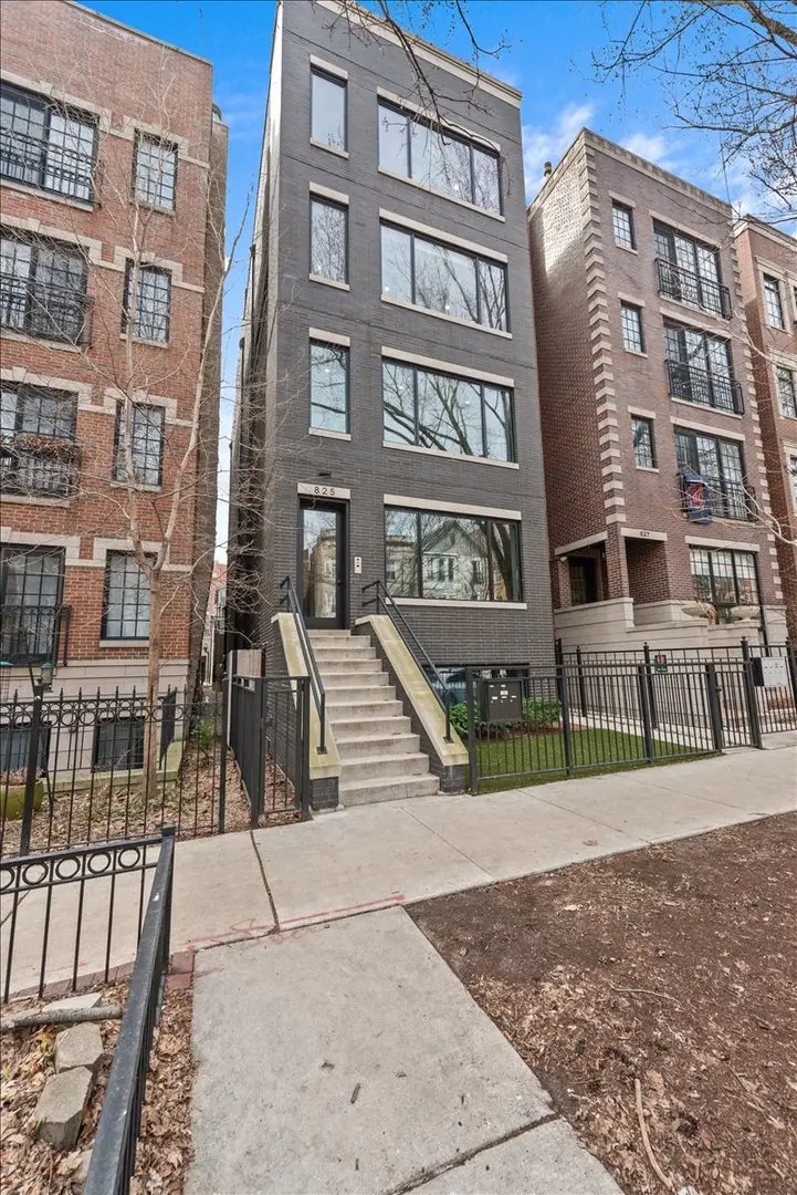 825 W Buckingham Place #3, Chicago, IL 60657 - #1