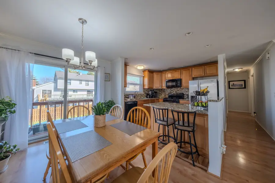 829 Prairie Avenue, Bartlett, IL 60103 - #2