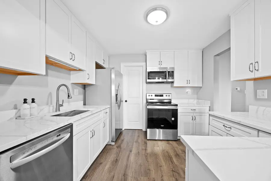 2153 Lancaster Circle #102B, Naperville, IL 60565 - #3