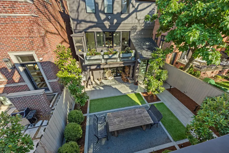 2436 N Surrey Court, Chicago, IL 60614 - #3