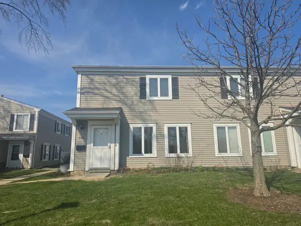 726 E Old Willow Road #104C, Prospect Heights, IL 60070