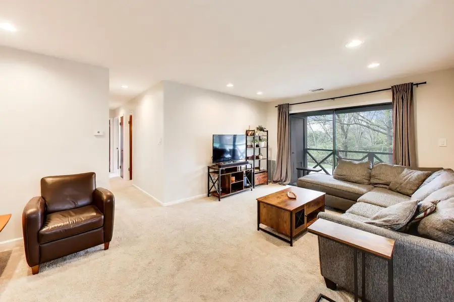 1048 Harbour Court #2B, Wheeling, IL 60090 - #3