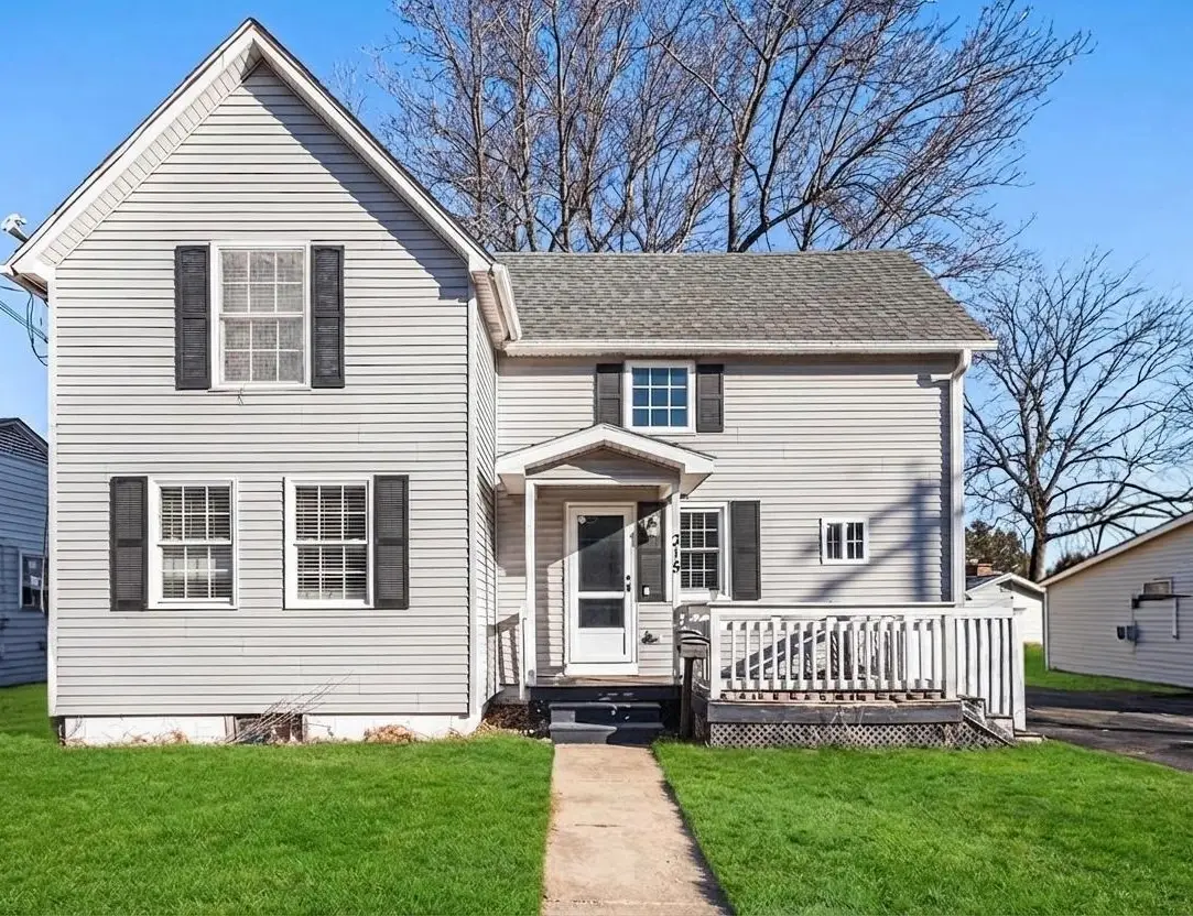 315 North Avenue, Sycamore, IL 60178 - #1