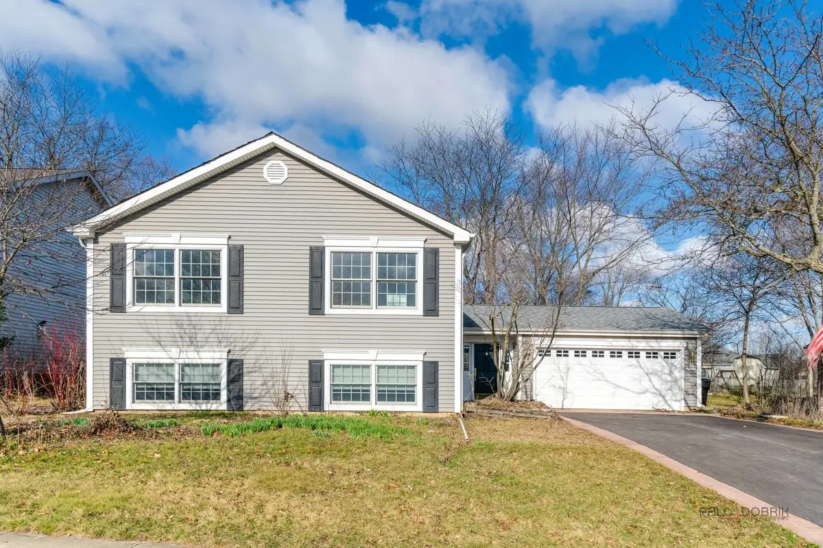 765 Old Mill Grove Road, Lake Zurich, IL 60047 - #1