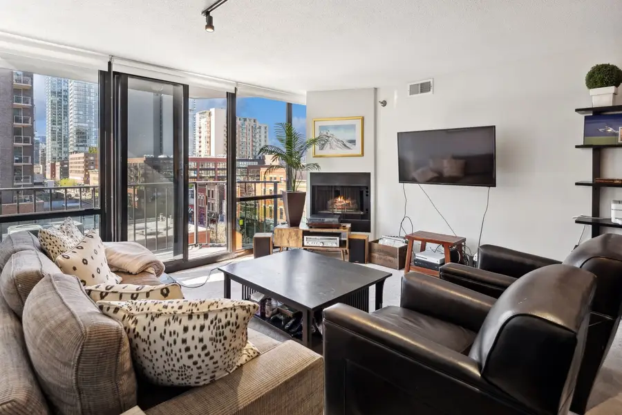 1309 N Wells Street #604, Chicago, IL 60610 - #2