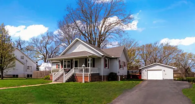 119 N Broadway Street, Fisher, IL 61843 - #3