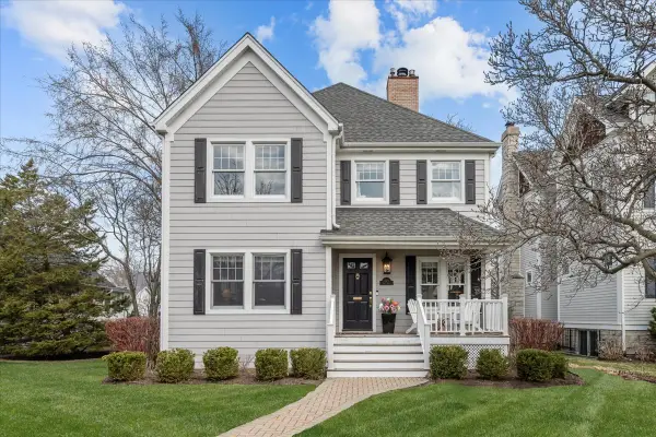 529 Park Drive, Kenilworth, IL 60043