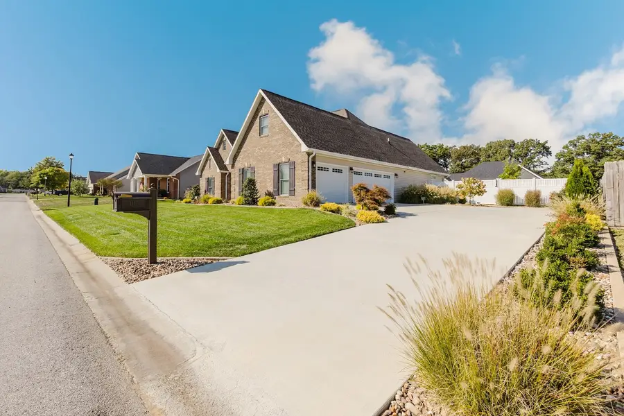 1112 Daybreak Drive, Marion, IL 62959 - #2