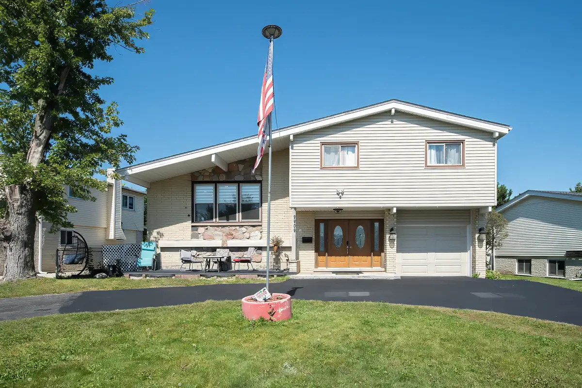 9909 N Huber Lane, Niles, IL 60714 - #1