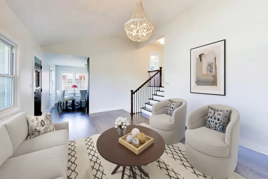 9011 N Grace Avenue, Niles, IL 60714 - #3